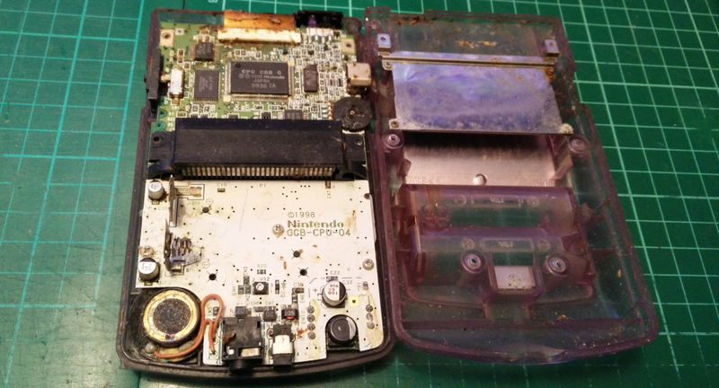Game Boys that have been out in the wild for decades often have busted displays, suffer from discoloration, and have lots of rust.